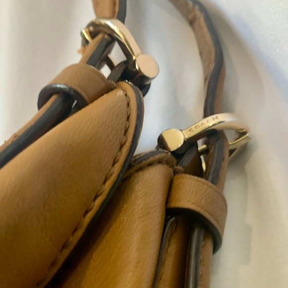 Coach Madison Carlyle Shoulder Bag - Tan Leather (As Is, See Photos) - Picture 3 of 12